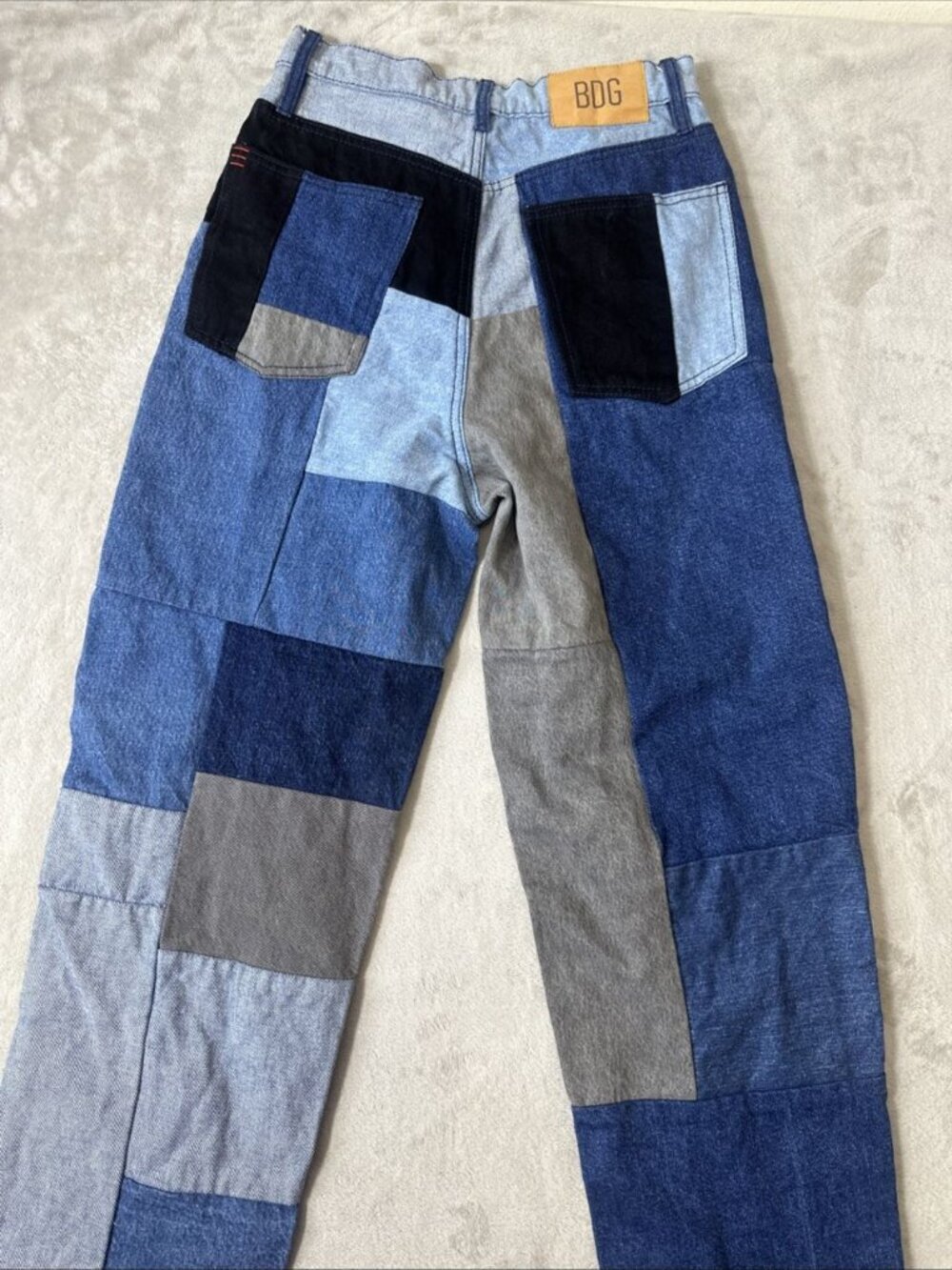 BDG high rise baggy patchwork embroidered jeans womens 28 wide leg - Picture 8 of 9